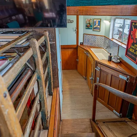 Superbe Peniche En Centre