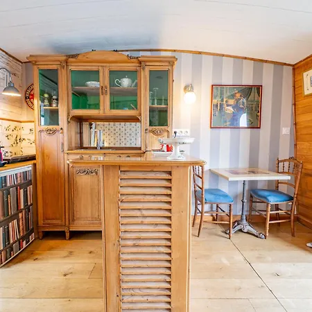Bateau-hôtel La Petite Annick 2*