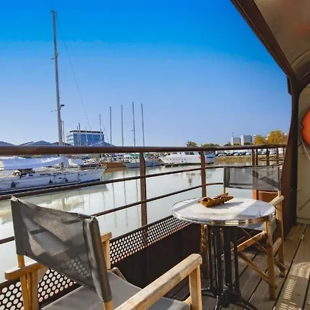 Superbe Peniche En Centre Botel Bordeaux