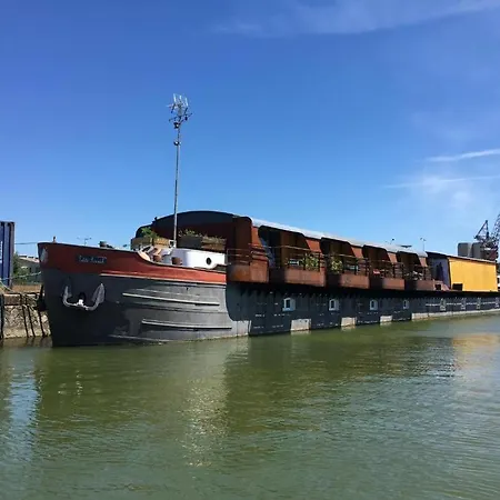 Botel Superbe Peniche En Centre 2*