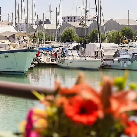 Botel Superbe Peniche En Centre