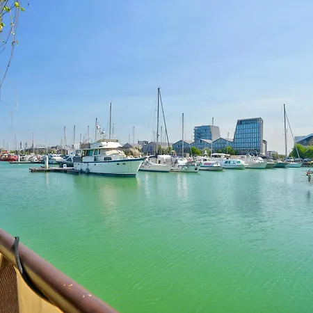Botel Superbe Peniche En Centre 2*