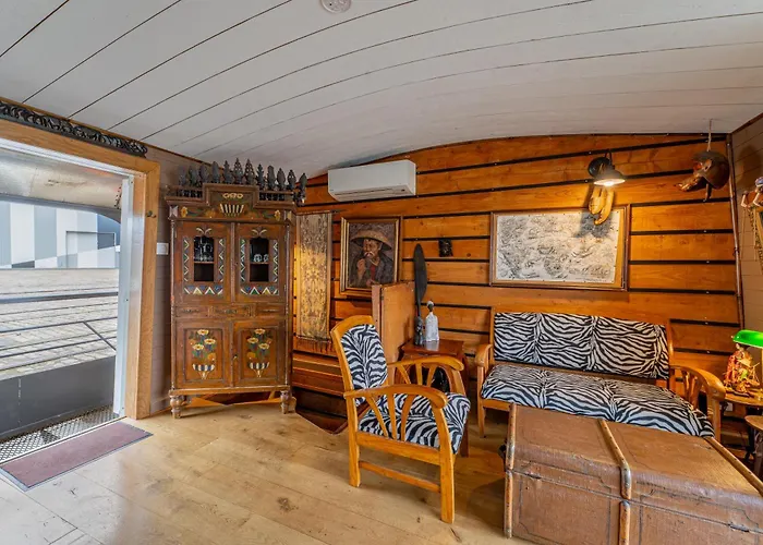 Superbe Peniche En Centre Botel Bordeaux