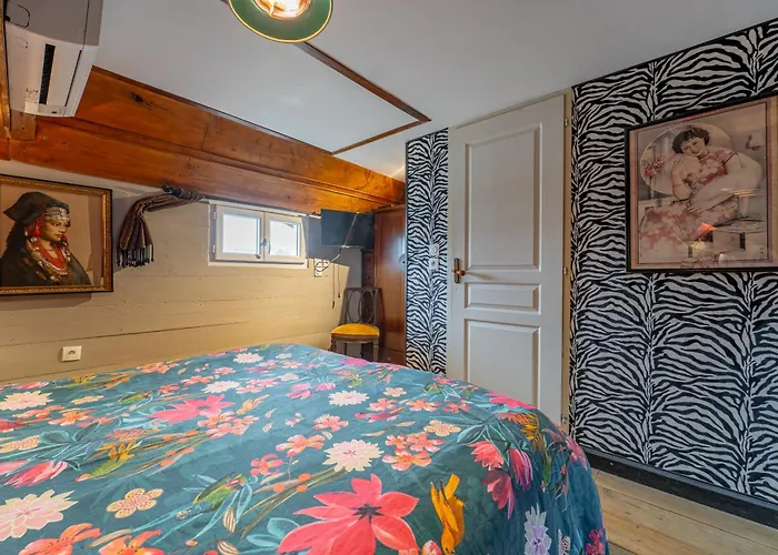 بوتيل Superbe Peniche En Centre 2*