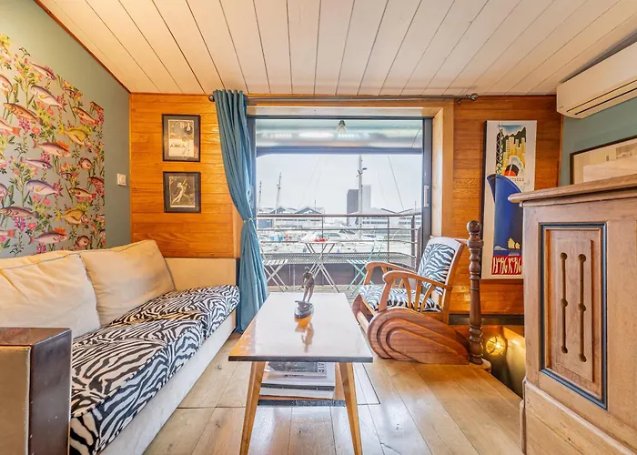 Superbe Peniche En Centre Botel