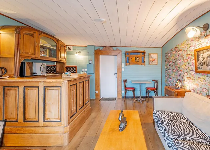 بوتيل Superbe Peniche En Centre 2*