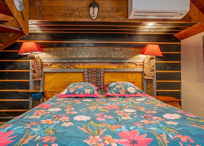 Hotel en barco La Petite Annick 2*