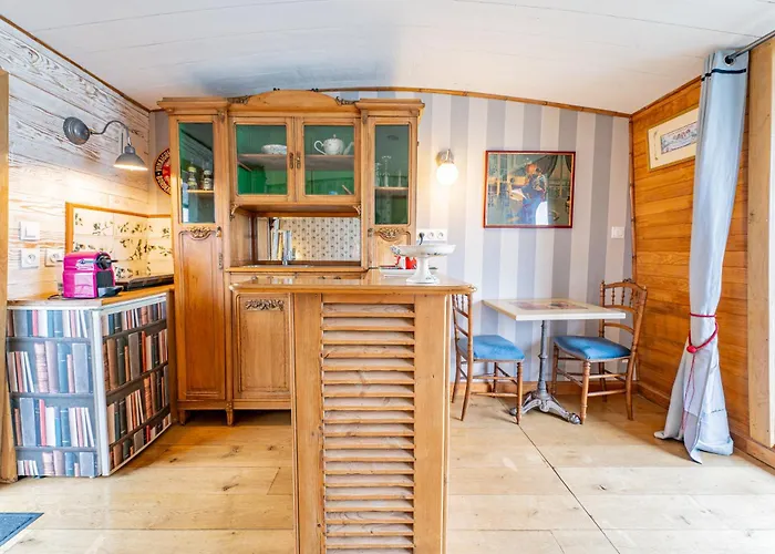 Botel Superbe Peniche En Centre 2*