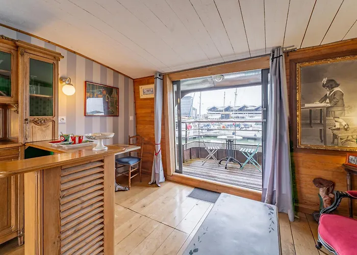 La Petite Annick Burdeos