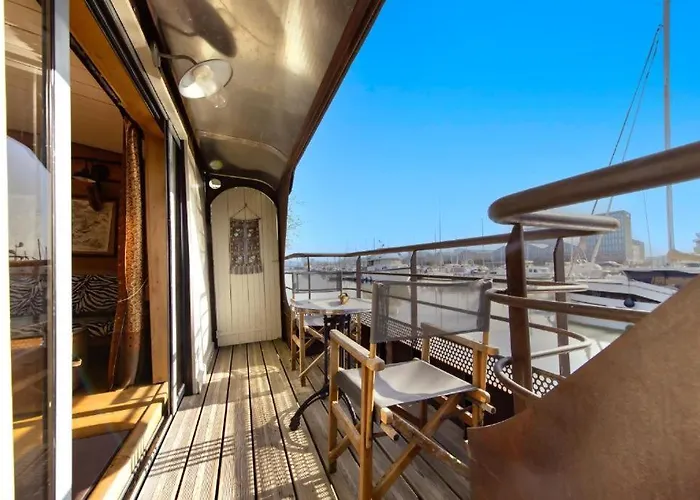 Superbe Peniche En Centre Botel 2*