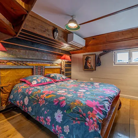 Bådhotel Superbe Peniche En Centre