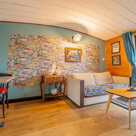Superbe Peniche En Centre Bådhotel 2*