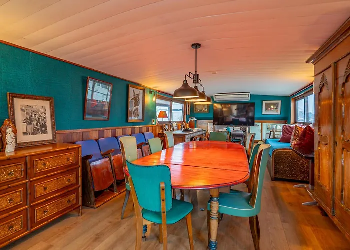 Superbe Peniche En Centre Ботель 2*