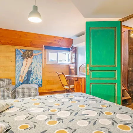 Superbe Peniche En Centre Botel Bordeaux