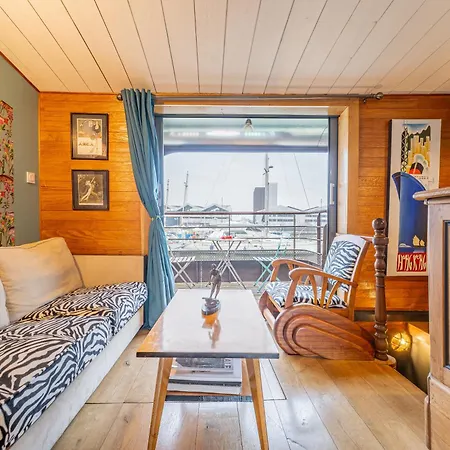 Superbe Peniche En Centre Botel