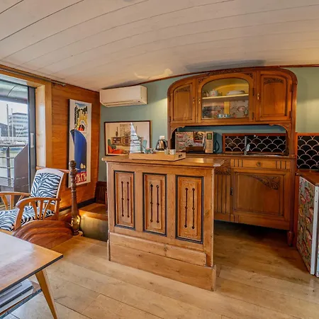 Superbe Peniche En Centre Botel Bordeaux