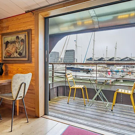 Superbe Peniche En Centre Botel 2*