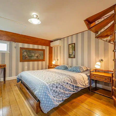 Botel Superbe Peniche En Centre 2*